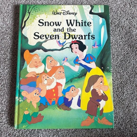 Vintage Walt Disney's 1989 Snow White And The Seven Dwarfs Hard Cover - Picture 1 of 16